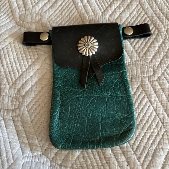 Cody MC Leather Cell Phone Snap On Pouch - Picture 1 of 6